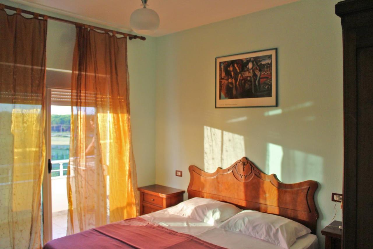 Risus Hotel Golem  Exterior foto